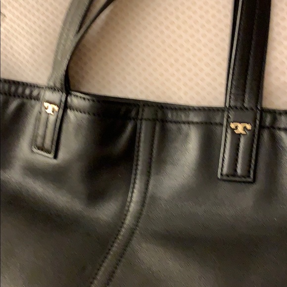 Tory Burch Handbags - Tory Burch Tote